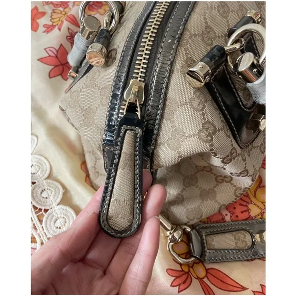 Authentic GUCCI Brown GG Monogram Shoulder Crossbody Bag - Picture 10 of 17